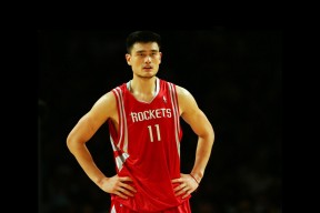 爱游戏-JackeyLove跨界引爆NBA，独行侠球迷致敬十五赛季高光传奇